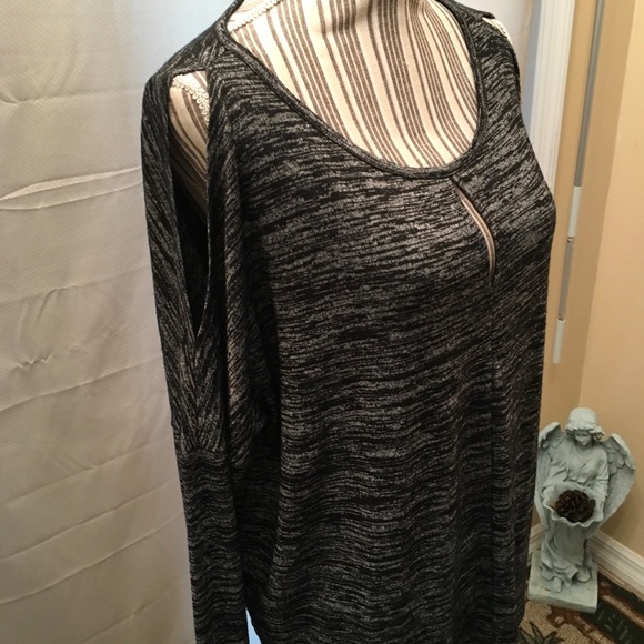 Lucky Brand Black/Grey Cold Shoulder Top - Picture 5 of 8